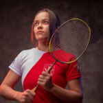 Hvordan kan jeg vedligeholde min badmintonketcher for at forlænge dens levetid?